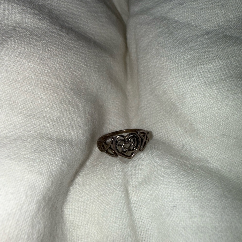 100% Silver heart design ring
